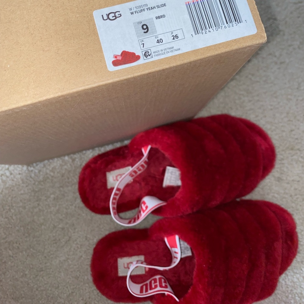UGG fluff yeah red womens size 9